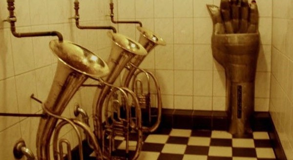 Bon tieu hinh cai ken