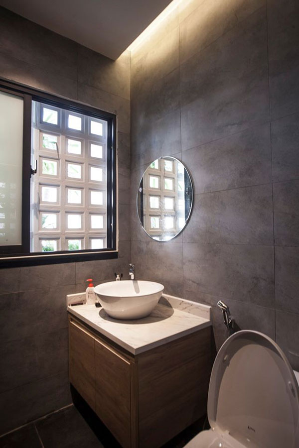 khong-gian-phong-tam-2 Chau rua dat ban hinh bat va guong tron dep