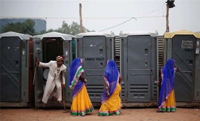 an-do-cho-nguoi-dan-tien-de-dung-nha-ve-sinh-cong-cong_1 nhà vệ sinh ấn độ