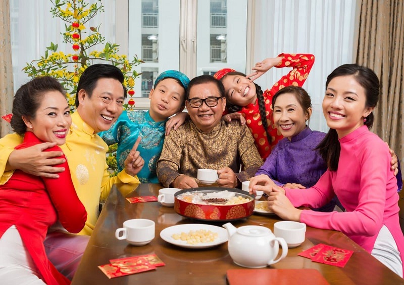 an-tet-o-nha-hay-di-du-lich an tet o nha hay di du lich