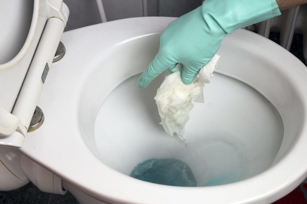 bon-cau-doi-nuoc-khong-troi-2 bồn cầu dội nước không trôi