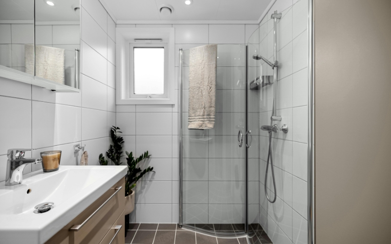 cach-bay-tri-thiet-bi-ve-sinh-cho-nha-tam-2m2-4 cach bay tri thiet bi ve sinh cho nha tam 2m2 4