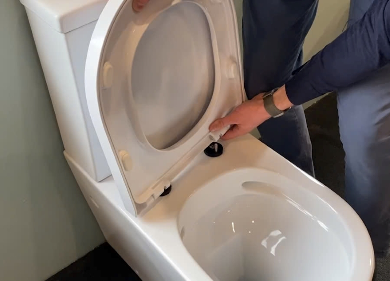 cach-lap-bon-cau-2-khoi-inax-1 cach lap bon cau 2 khoi inax 1