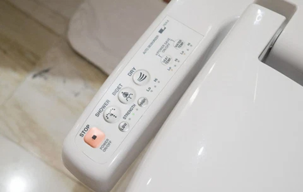 Bon cau Inax co Chuc nang thong minh