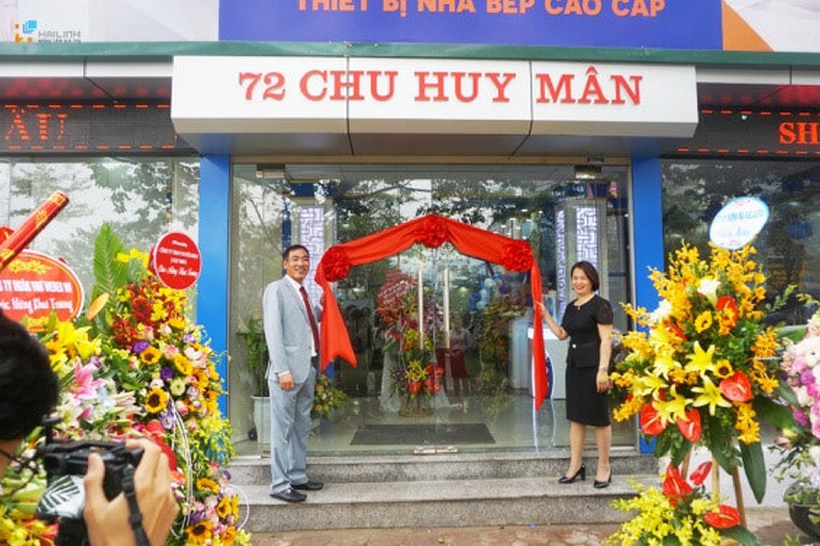 co hoi nhan qua tri gia tren 21 trieu khi mua sam tai showroom hai linh long bien