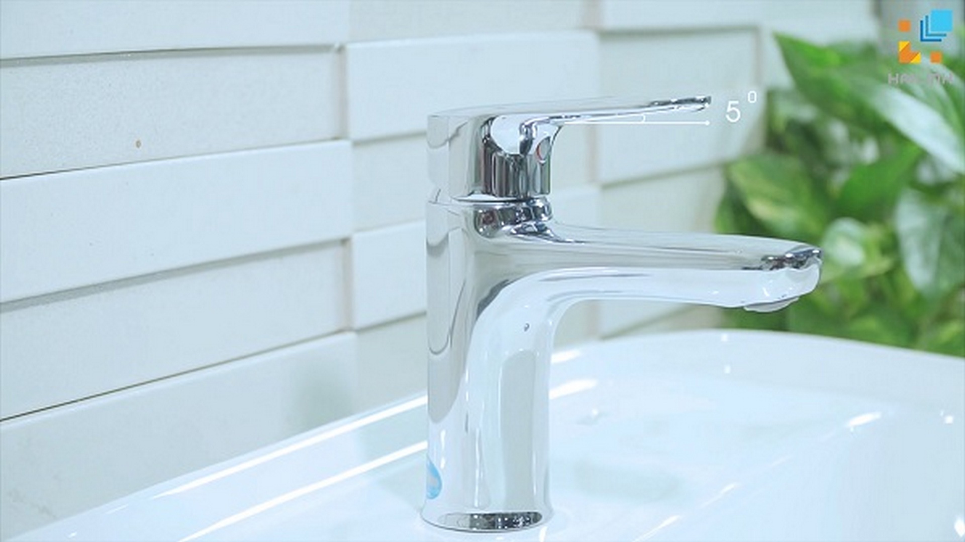 doi-dien-mao-cho-nha-tam-voi-series-voi-inax-the-he-moi-1400-7 Vòi chậu INAX LFV-1402S