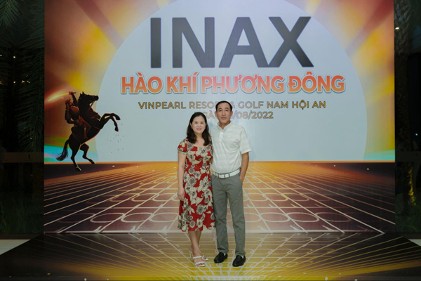 hai-linh-nhan-giai-thuong-inax Hai Linh nhan giai thuong Inax