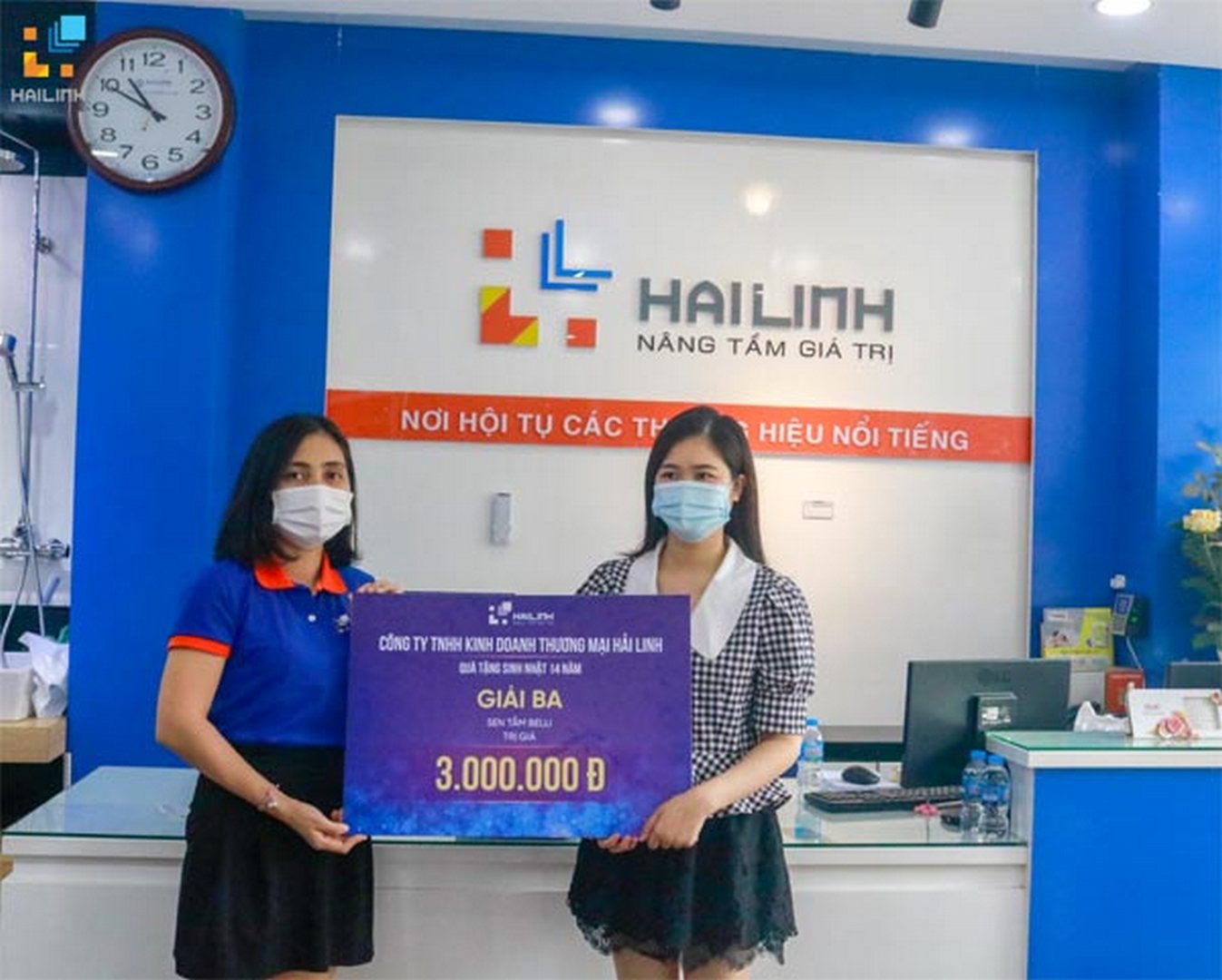 hai-linh-tang-qua-khach-hang-1 hai linh tang qua khach hang 1