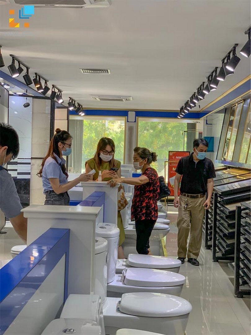 hai-linh-tang-qua-khach-hang-4 hai linh tang qua khach hang 4