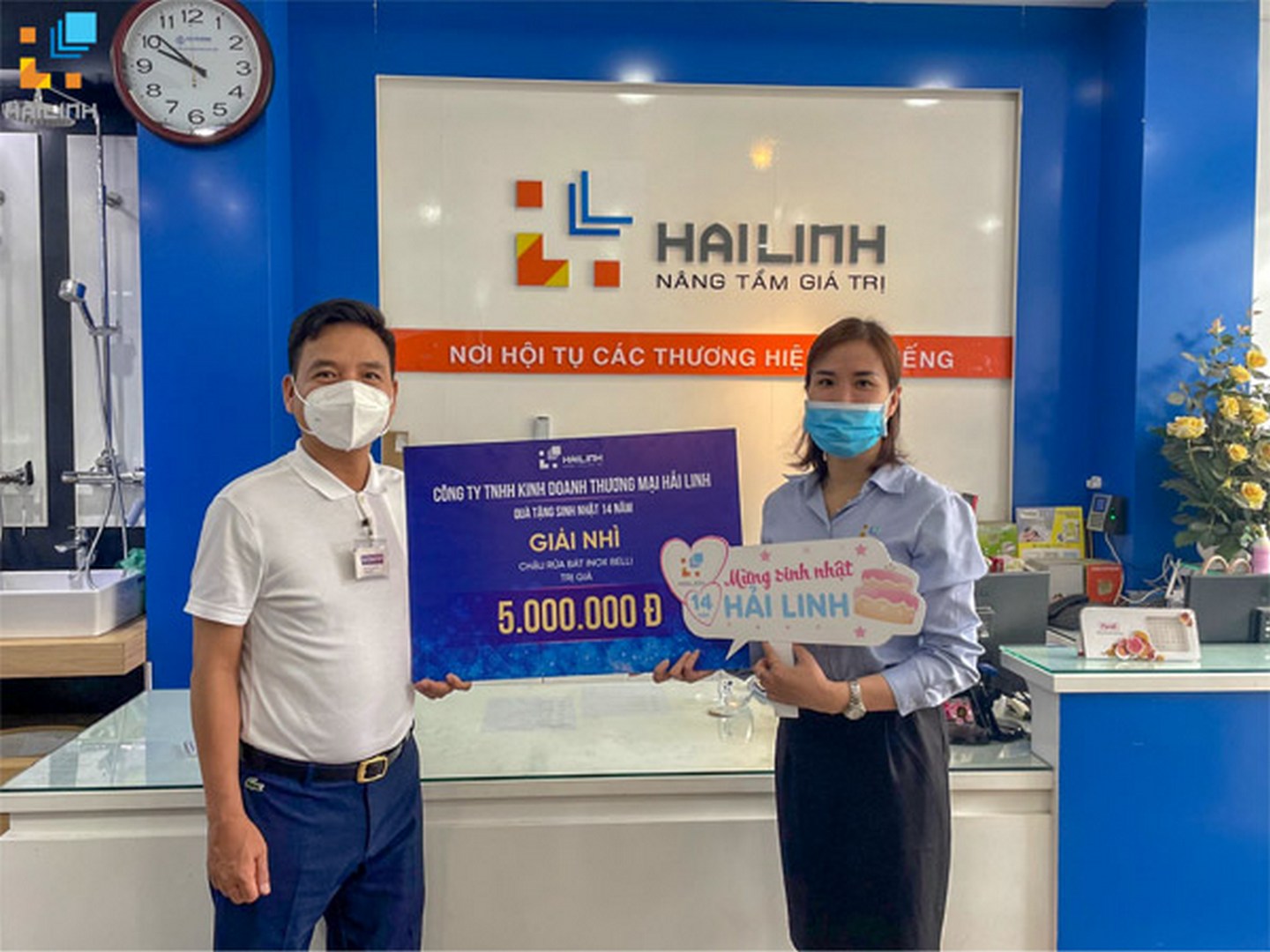 hai-linh-tang-qua-khach-hang-5 hai linh tang qua khach hang 5