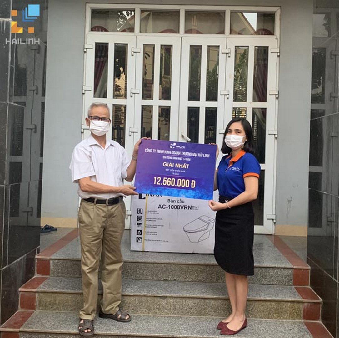 hai-linh-tang-qua-khach-hang hai linh tang qua khach hang