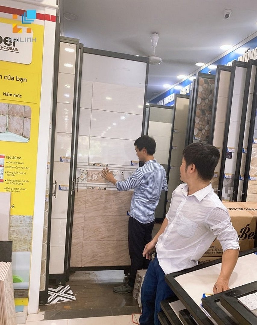 khach-dang-lua-cho-gach khach dang lua cho gach