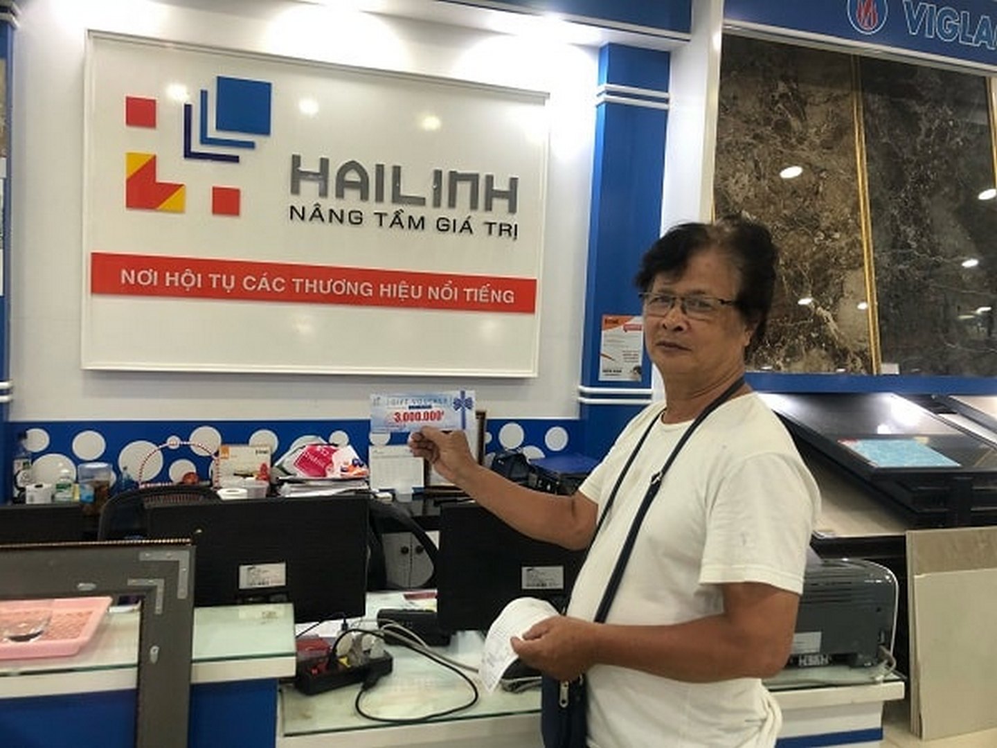 khach-hang-lon-tuoi khach hang lon tuoi