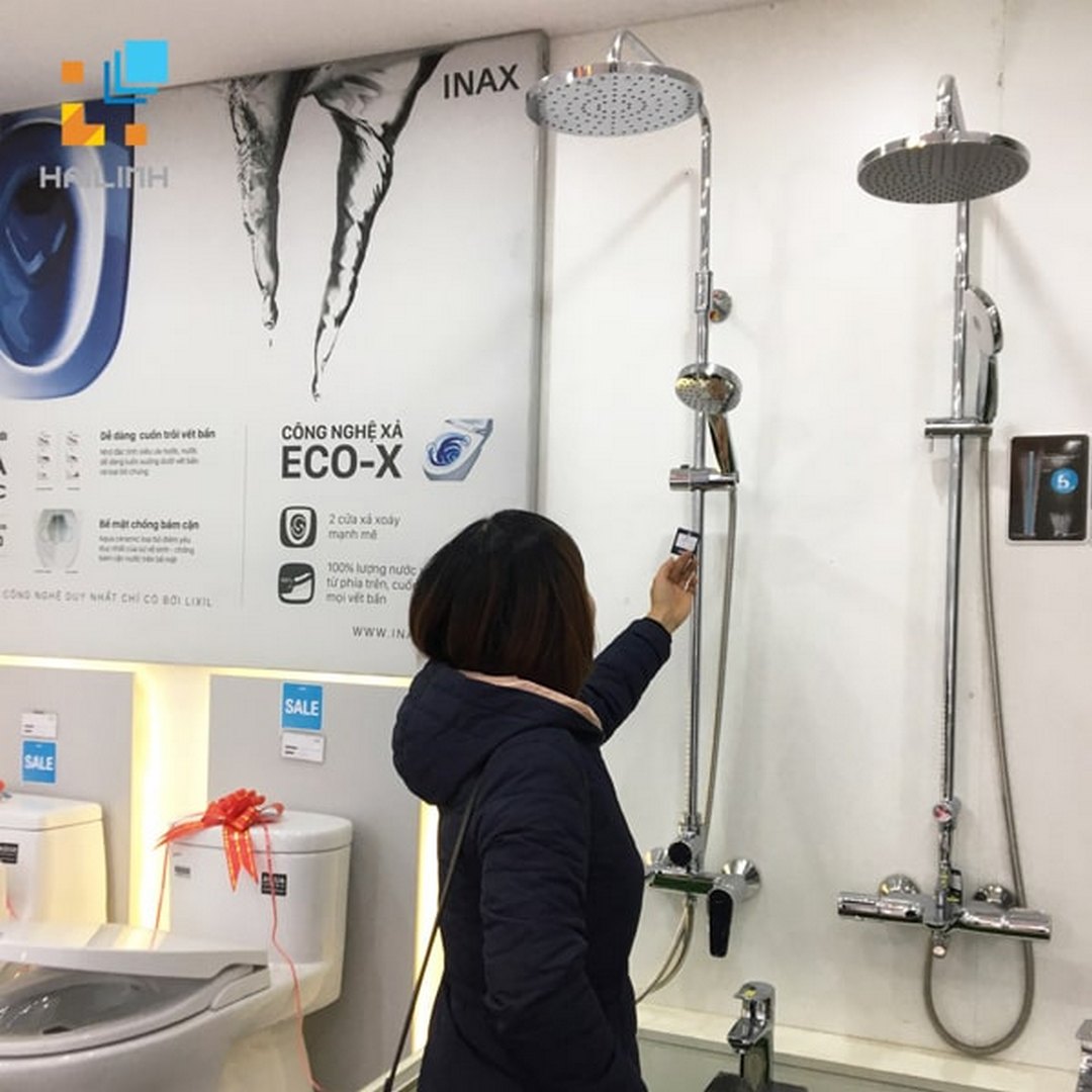 khach-hang-mua-sam-2201 khach hang mua sam 2 1