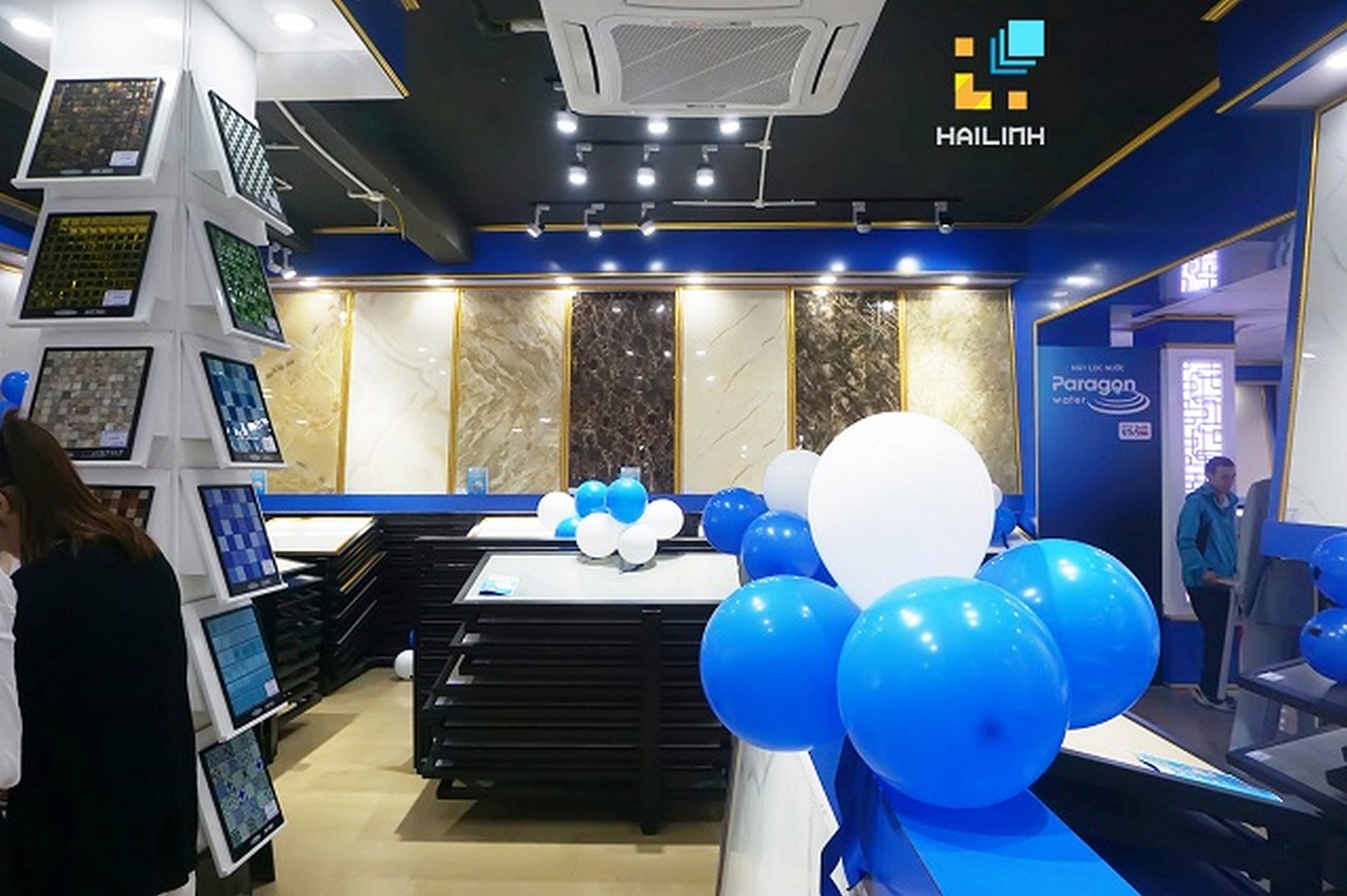 khong-gian-trung-bay-gach-op-lat-tang-1-showroom-long-bien-2 Khu gach nhap khau o Showroom Hai Linh Long Bien