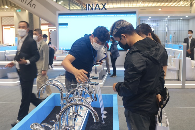 khong-khi-chuong-trinh-5 Mua hang theo so thich