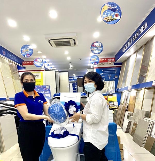 lan-toa-suc-nong-sinh-nhat-hai-linh-14-3 lan toa suc nong sinh nhat hai linh 14 3