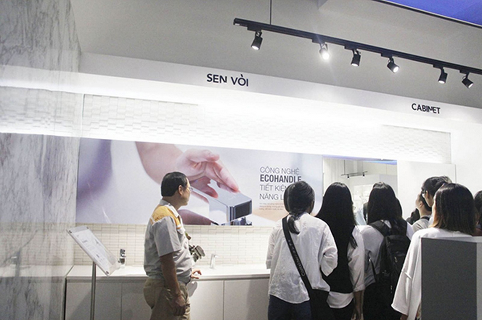 lua-chon-thiet-bi-ve-sinh-nhu-nao-khong-de-tien-mat-tat-mang-5 lua chon thiet bi ve sinh nhu nao khong de tien mat tat mang 5