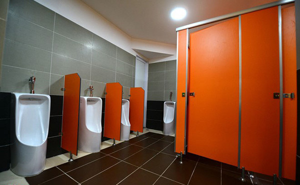 Nha ve sinh cong cong anh 3