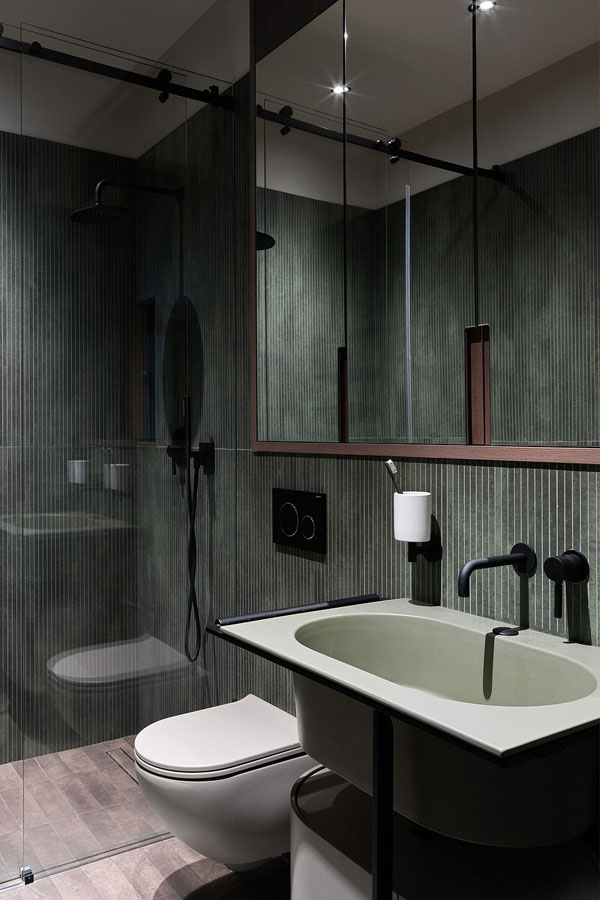 Phong tam mau den anh 2