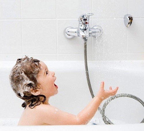 tre-tu-su-dung-sen-tam tre tu su dung sen tam