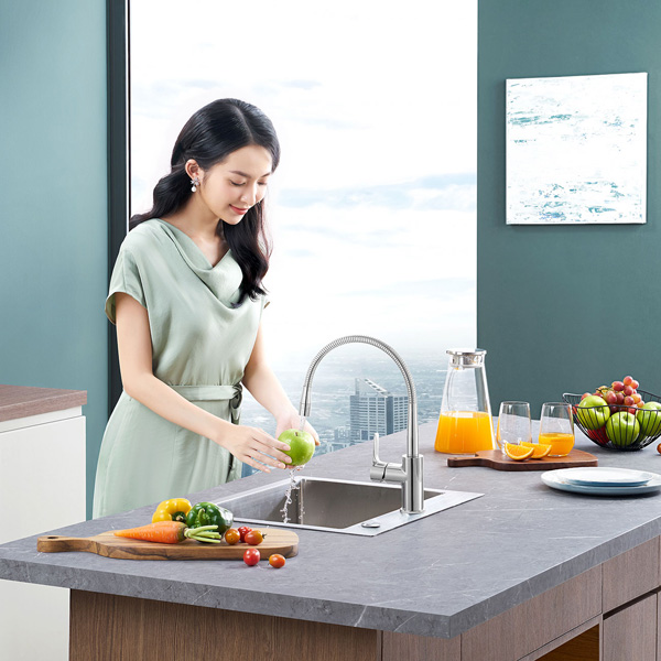 voi-bep-inax-sfv-303s-trong-phong-bep