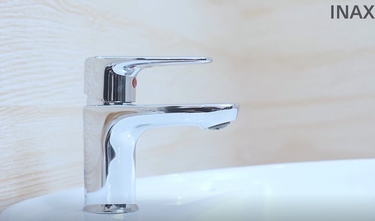 voi-chau-nong-lanh-inax voi chau nong lanh inax